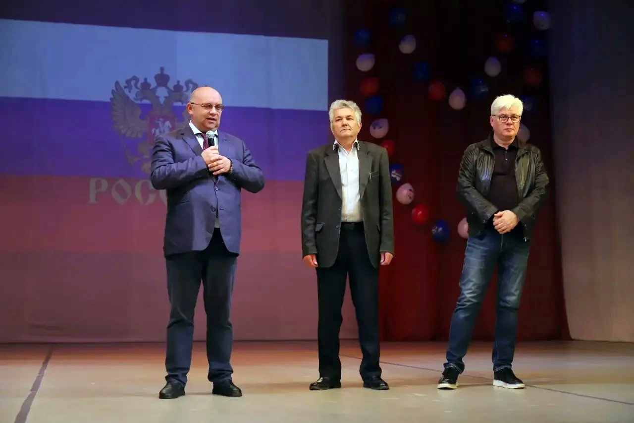 В ДК «Современник» Североуральска прошел праздничный концерт, посвящённый Дню России